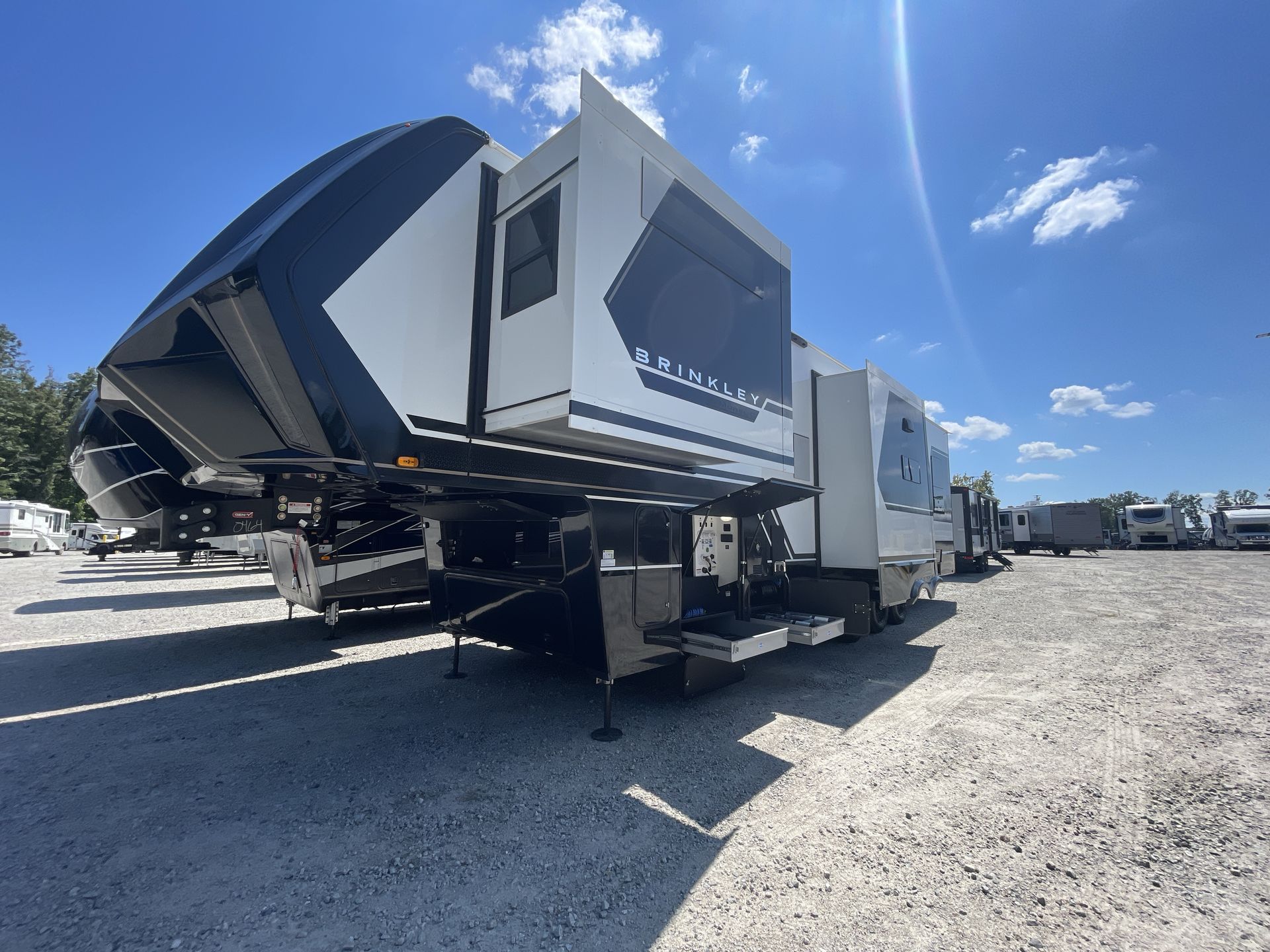 2024 Brinkley G SERIES 3500